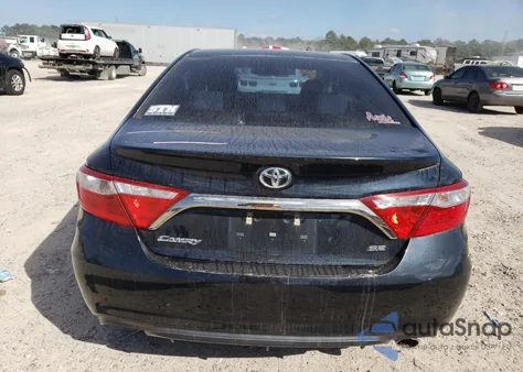 2017 Toyota Camry Le z USA, uszkodzony, nr VIN 4T1BF1FK2HU624811